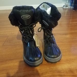 Brand New Beautiful Black Khombu Boots. Sz 7